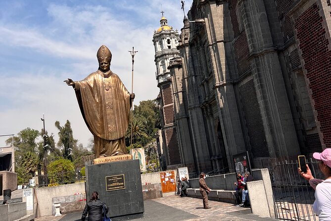 100% private tour in Guadalupe's Basilica with transport - Tepeyac Hill Walk: Gardens, Flowers Chapel, and a Mexico City View