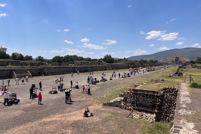 100% Private Tour in Teotihuacán Pyramids from Mexico City - Timing, comfort, and what to bring for the sun-and-steps reality