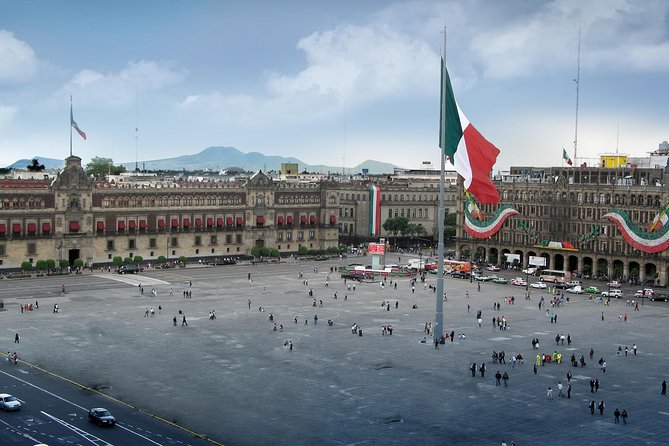 6-Night Best of Central Mexico Tour: Teotihuacan Pyramids, Taxco, Cuernavaca and Puebla from Mexico City - Mexico City as a Base: Turibus, a Comfortable Hotel, and Easy Start