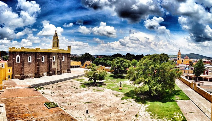 6-Night Best of Central Mexico Tour: Teotihuacan Pyramids, Taxco, Cuernavaca and Puebla from Mexico City - Puebla and Cholula: Monastery Stop, Ceramic Workshops, Cathedral Square Views