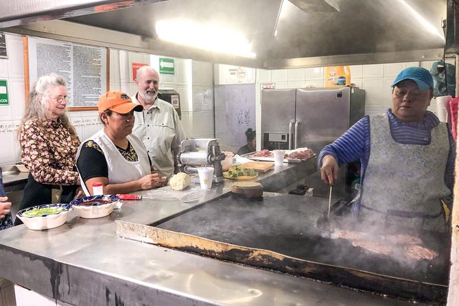 A Night of Tacos and Mezcal in Mexico City - Small-group energy: why max 10 people matters