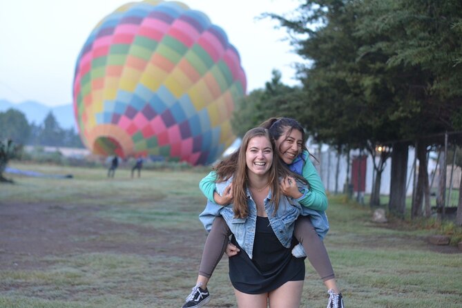 Balloon Flight + Breakfast in a cave + Pick up CDMX + Pyramids - Morning warm-up: coffee, cookies, and how registration works