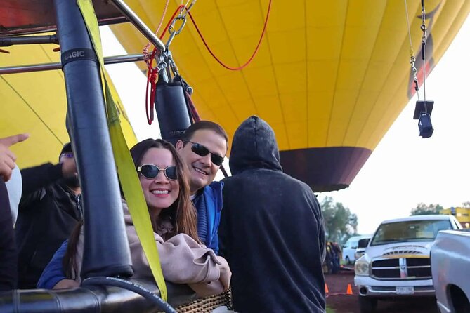 Balloon flight Teotihuacan, Breakfast in a cave Pick up in CDMX - The Cave Breakfast Stop: Cine en la Cueva Teotihuacan