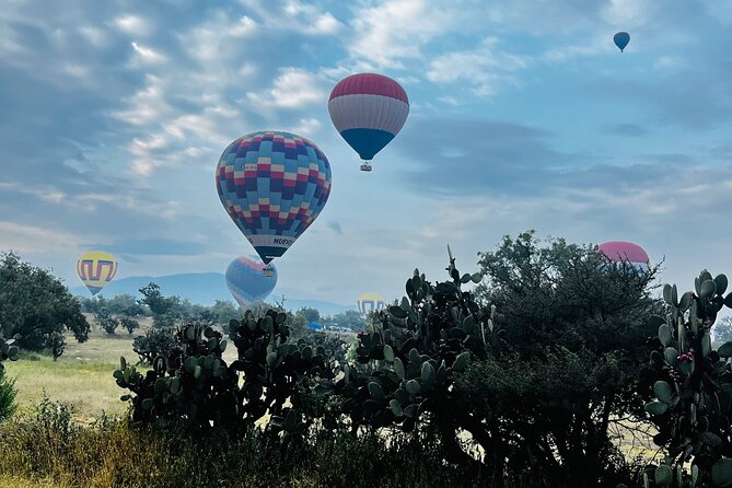 Balloon flight with private transportation and guided tour to Teotihuacán - Breakfast at a Local Restaurant: Recharging Before Teotihuacán
