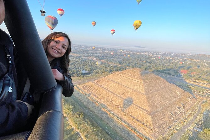 Balloon flight with pyramids tour and transportation from Mexico City - The balloon flight: the view over Teotihuacan, with wind reality included
