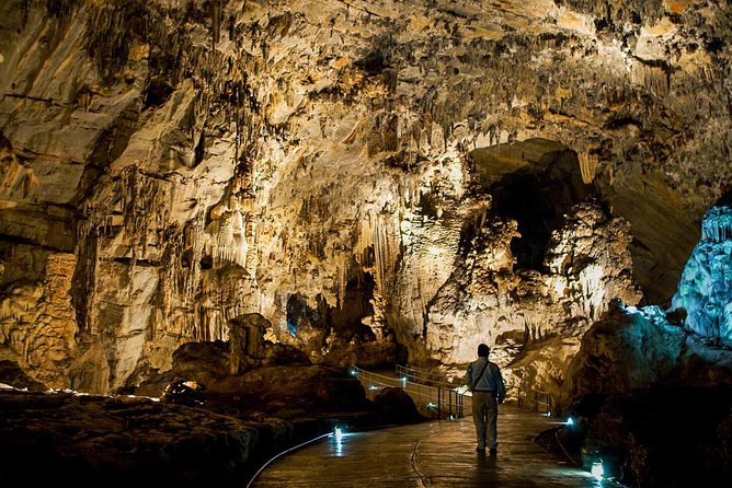Cacahuamilpa Caves and Taxco: Private & Small Groups From Mexico City - Cacahuamilpa Caves: Humid Tunnels, Stairs, and a Guided Path Into the Mountain