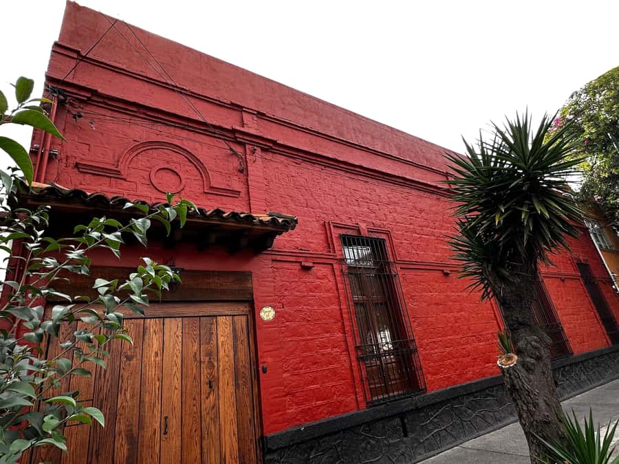 CDMX: Xochimilco, Coyoacan, Frida Kahlo Museum & Murals Tour - Coyoacán’s cobblestones: colonial charm plus an artisan stop