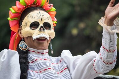 Day of the Dead Tour in Mexico City - The pre-cemetery drive: landmarks you’ll recognize