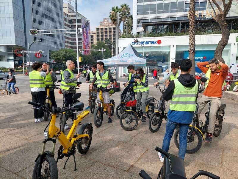 Electric Bike City Tour with a taco stop. - Sunday Bonus: When Reforma Can Feel Like Yours