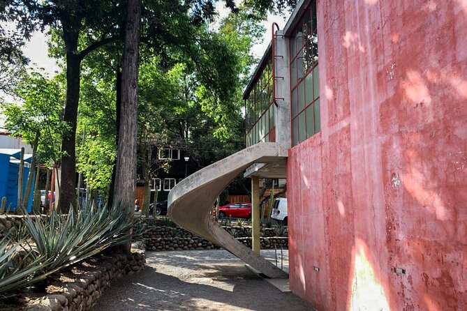 EXCLUSIVE TOUR Casa Estudio Frida Kahlo-Diego Rivera Small Groups - Casa Estudio in San Ángel: what you’re actually seeing