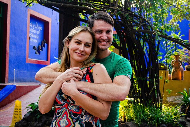 EXCLUSIVE TOUR Frida Kahlo Museum - SMALL GROUPS - The cool part about small groups (max 8)