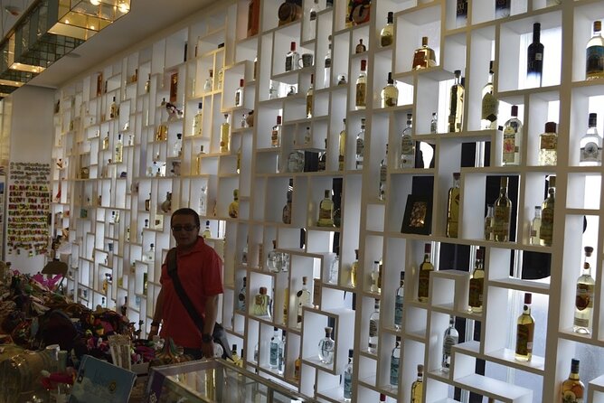 EXCLUSIVE TOUR Tequila & Mezcal - small groups - Why MUTEM and Plaza Garibaldi make sense for a tequila-and-mezcal intro