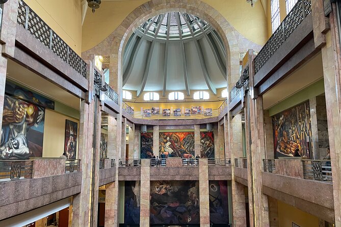 EXCLUSIVE TOUR to Palacio de Bellas Artes - small groups - Guides Make the Difference: The Strongest Common Thread
