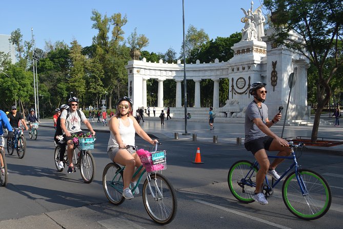Explore Chapultepec & Mexico City sights by Bike - Meeting at Av. Paseo de la Reforma 24: fast start, no hotel pickup