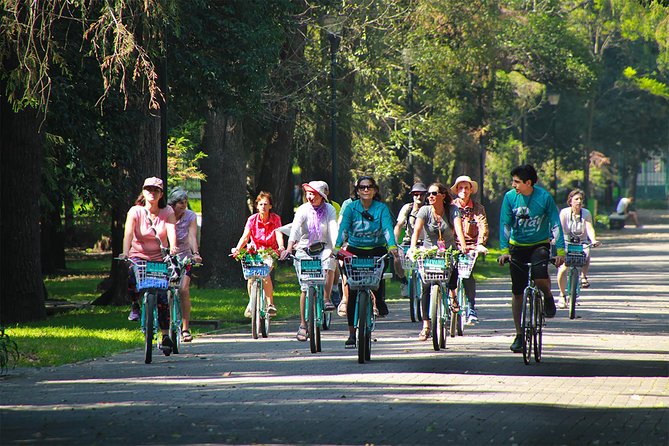 Explore Chapultepec & Mexico City sights by Bike - Street food snacks on a bike tour: what’s included and why it works