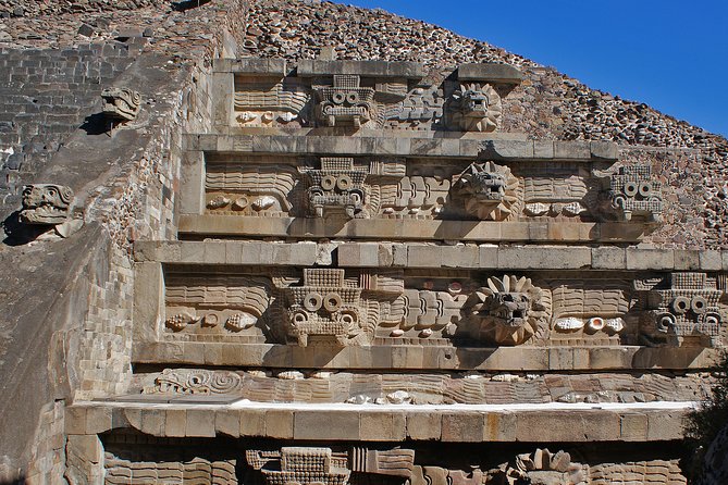 Express Tour to Teotihuacan Pyramids. Be the first to arrive! - Brunch after the site: good food, but watch the wording