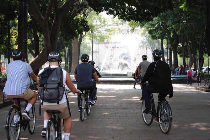 Frida Kahlo VIP [Museum Tickets Included] Bike, Markets & Churros - Guides and pacing: why small-group bike tours feel calmer