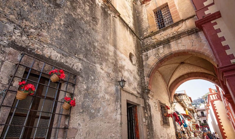 From Mexico City: 10-Hour Cuernavaca and Taxco Tour - Santa Prisca de Taxco: Churrigueresque grandeur plus guided orientation