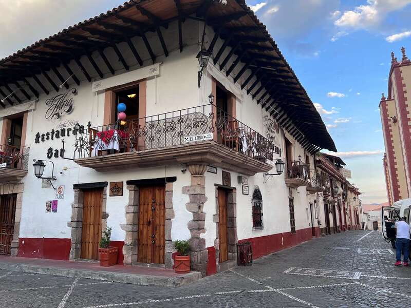 From Mexico City: 10-Hour Cuernavaca and Taxco Tour - Taxco’s cobblestone streets and outdoor silver markets