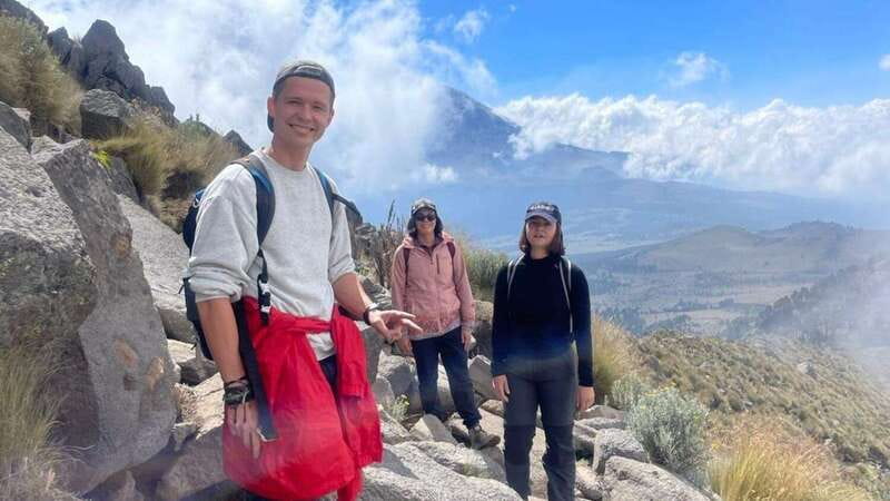 From Mexico City: Hike Iztaccihuatl Volcano with an Alpinist - From CDMX to Paso de Cortés: The Long, Scenic Lead-In