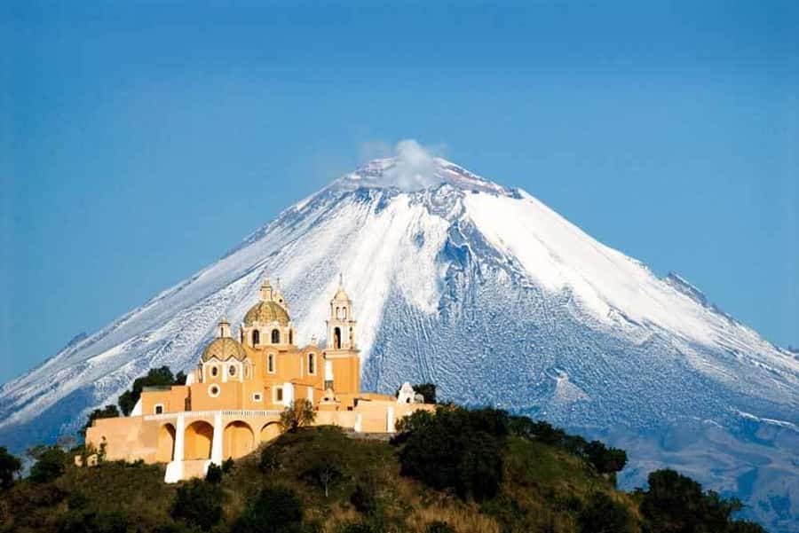 From Mexico City: Puebla, Cholula and Tonantzintla Day Trip - Lunch in Puebla: What a Local Restaurant Stop Means for Your Day