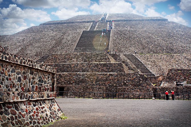 Full-Day Teotihuacan & Basilica Guadalupe Tour - How an 8–9 Hour Day Packs Mexico City, Teotihuacan, and Guadalupe