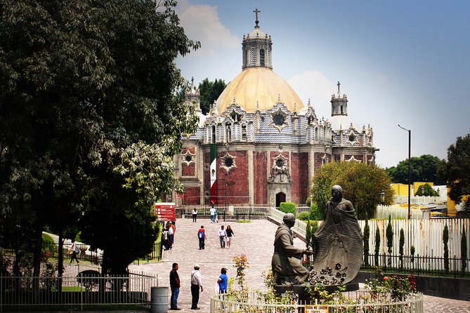 Full-Day Teotihuacan & Basilica Guadalupe Tour - Teotihuacan: Sun and Moon Pyramids With Included Entry