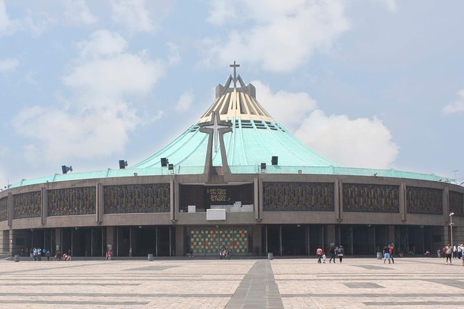 Full-Day Teotihuacan & Basilica Guadalupe Tour - Start at Starbucks on Paseo de la Reforma: Pickup That Cuts the City Chaos