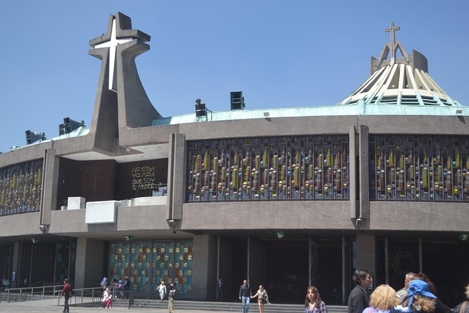 Guadalupe Shrine Tour - Tepeyac Hill climb: the meaningful walk with moderate fitness needs