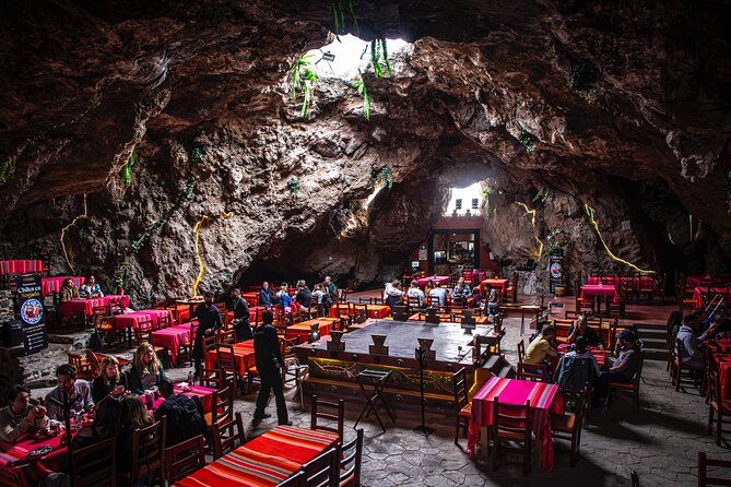 Guided tour in Teotihuacan + breakfast in Cueva + Transportation CDMX - Pickup in CDMX: From Your Hotel or the Angel of Independence