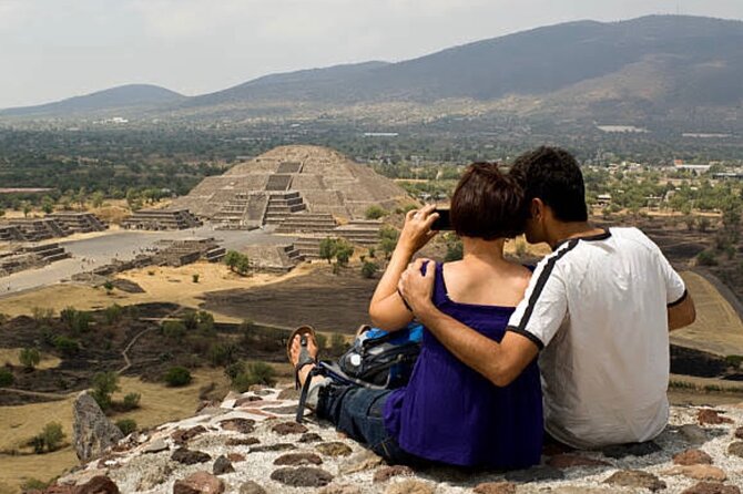 Guided Tour in Teotihuacan with Cave Breakfast and Transportation - Cave breakfast in Teotihuacán: cozy, cold, and thoughtfully designed