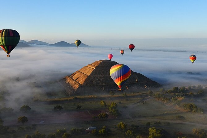 Hot Air Balloon Flight over Teotihuacán - Sunrise over Teotihuacán: pyramids, people, and that first wow moment