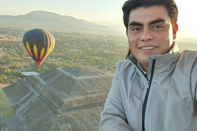 Hot air balloon from CDMX and Restaurant la Gruta (ORIGINAL) - Guides and Company Experience: What the Day Feels Like