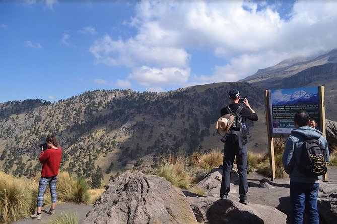 Iztaccihuatl Volcano Hike with an Alpinist - The Alpinist Guide Factor: Safety, Pace, and Real Mountain Thinking
