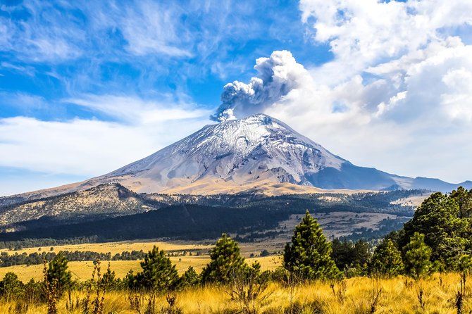 Iztaccihuatl Volcano Hike with an Alpinist - What to Pack: Boots, Layers, Water, and Snacks