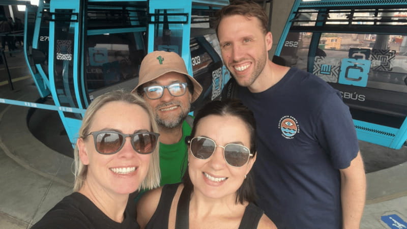 Iztapalapa: Cable Car Tour and Urban Art From the Heights - The first metro ride: learning the system before you ride the air