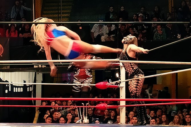 Lucha Libre wrestling show, tacos and beer with artist - Key things to know before you go