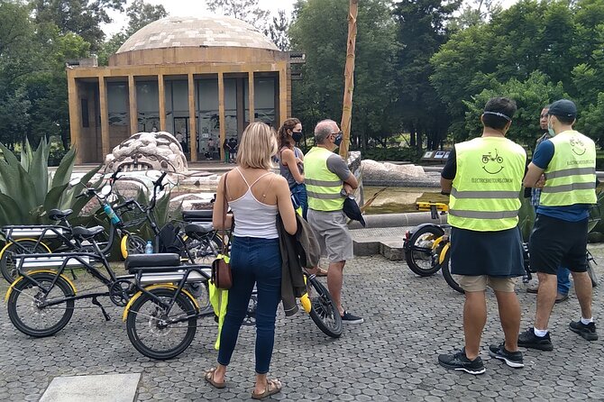 Mexico City E-Bike Tour with a taco and churros stop - Roma Norte to El Paseo de la Reforma: the fast way to orient yourself
