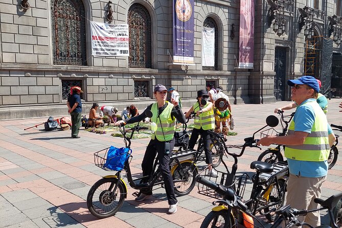 Mexico City E-Bike Tour with a taco and churros stop - La Condesa flavor: parks, coffee, and colorful street life