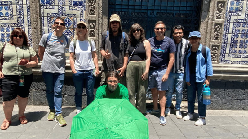 Mexico City: Guided walking tour through the most historic parts of the city. - Palacio de Correos, Casa de los Azulejos, and Fine Arts Photo Stops