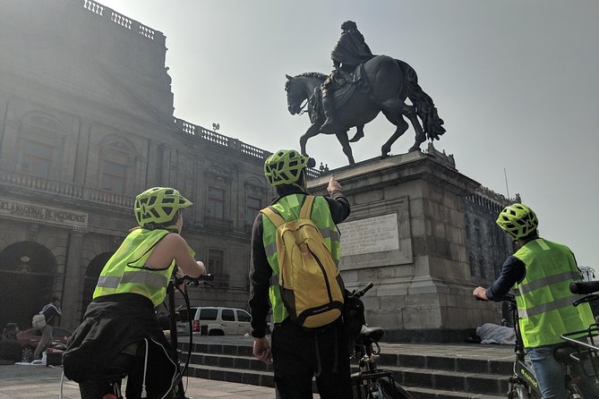 Mexico City Highlights E-Bike Tour With Foodie Stops - Food and drinks strategy: enough to keep you going