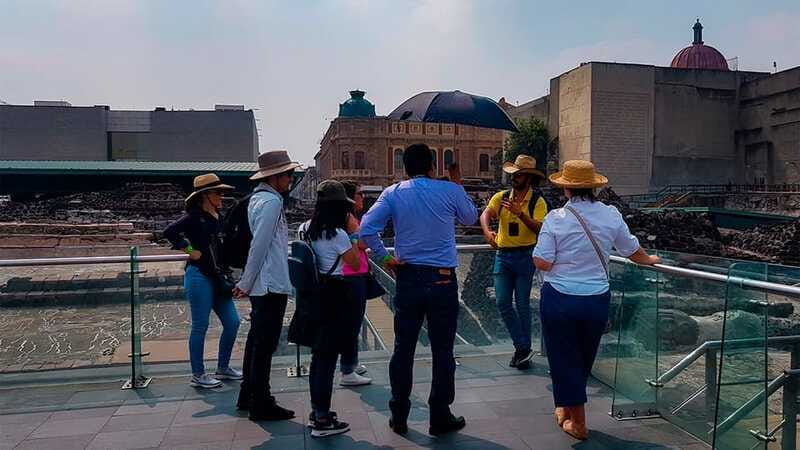 Mexico City: Historic Downtown Walking Tour - Bakery sweet bread: what to taste and how to do it well