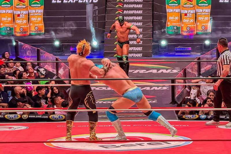 Mexico City: Lucha Libre Show, Walking Tour & Tequila - Cantinas and taquerías: optional stops that affect your budget