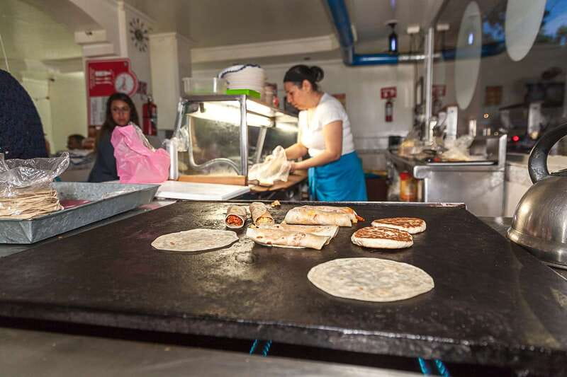 Mexico City: Tacos & Mezcal Night Food Tour - Why a tacos-and-mezcal route is such a smart first-night plan