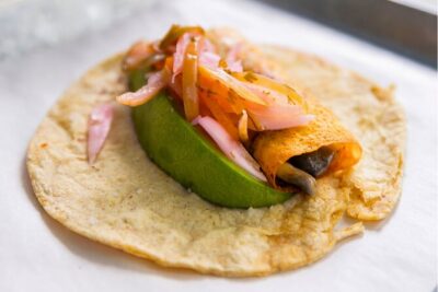 Michelin Taco Bike Tour: Roma Norte & Condesa /All-Inclusive. - Stop 1: Tacos de Guisado and the Family-Style Start
