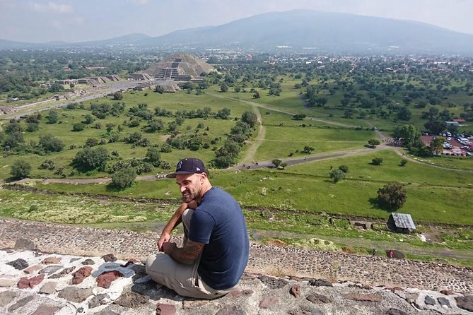 Private Tour: Teotihuacan and Guadalupe Shrine - Basilica of Our Lady of Guadalupe: miracles, mass energy, and cultural weight