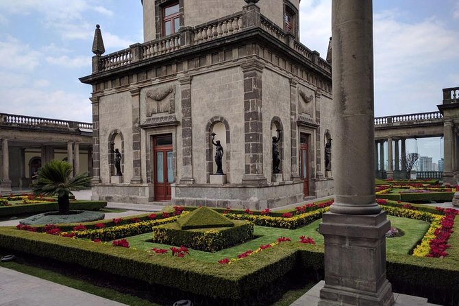 Private Walking Tour Anthropology Museum & Chapultepec Castle - Bosque de Chapultepec: woods walk with older clues
