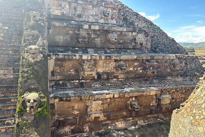 Pyramids of Teotihuacan and restaurant la Gruta (Original) - Tequila tasting and Artesanías el Quetzal: cultural stops with real practical value