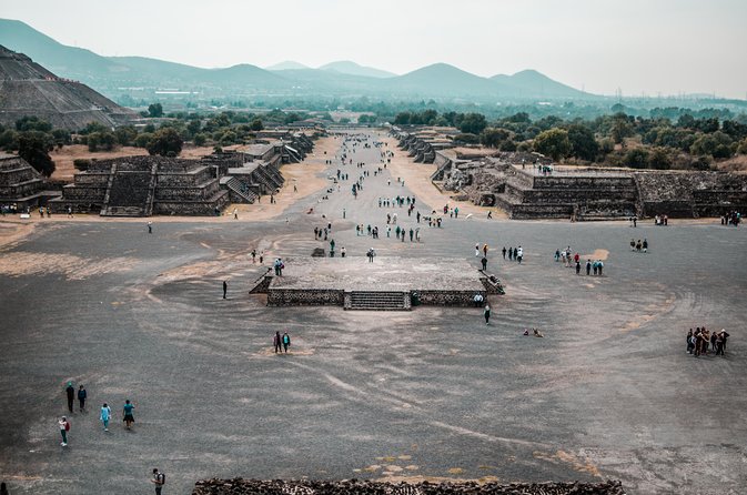 Pyramids of Teotihuacan, Guadalupe Shrine & Tlatelolco Tour - The tequila tasting stop: included fun, but watch the sales tone