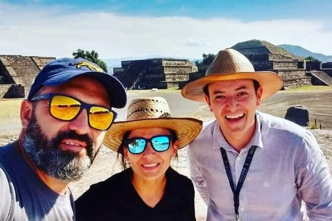 Small group: Teotihuacan, Basilica of Guadalupe and Tlatelolco - Stop 4: San Juan Teotihuacan craft workshop, liquor tasting, and a real meal window